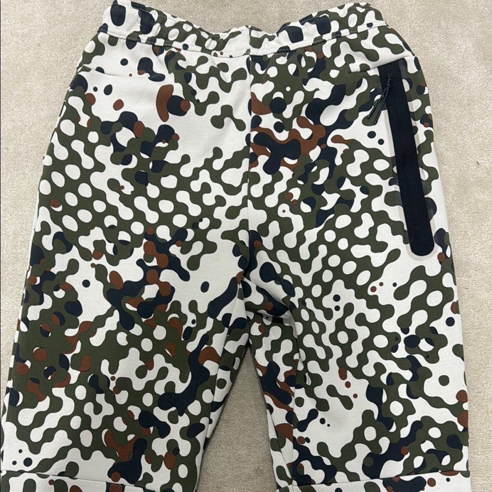 Nike sportswear tech digi Camouflage fleece Jogger Pants men’s Small EUC - Picture 5 of 13